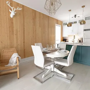 Apartment La Vie Est Belle: Free Parking, Gym, Rooftop Terrace