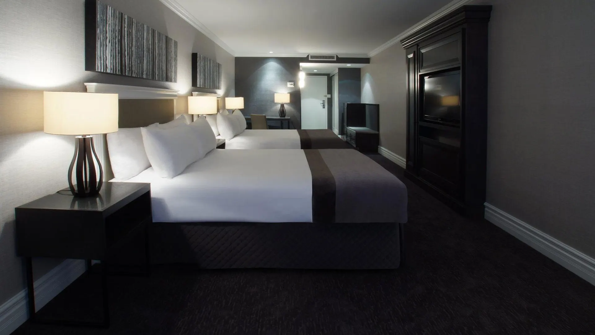 Hotel Manoir Victoria Quebec City