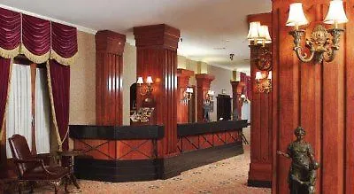 Hotel Manoir Victoria Quebec City
